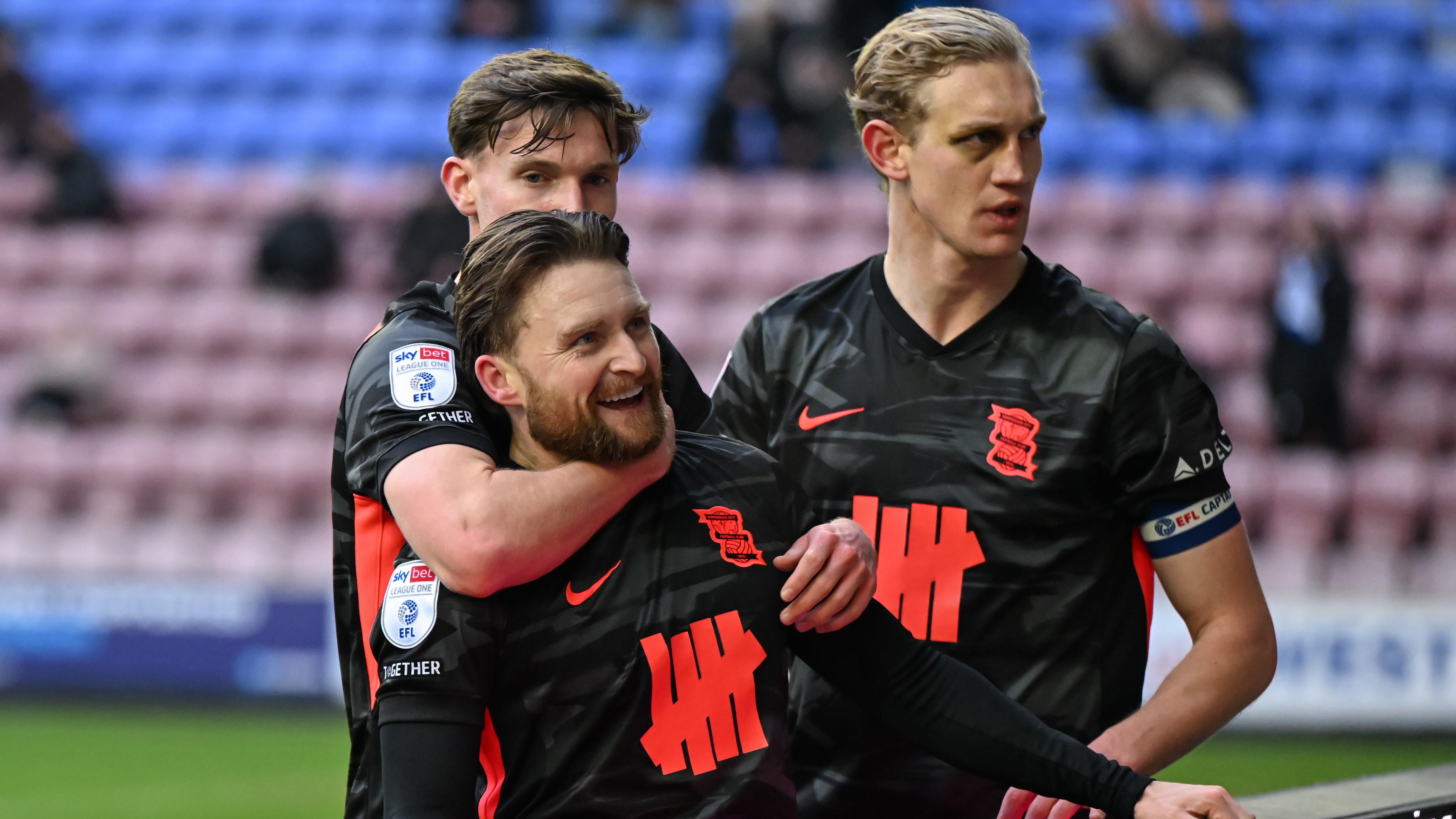 资就不踢 资就不踢