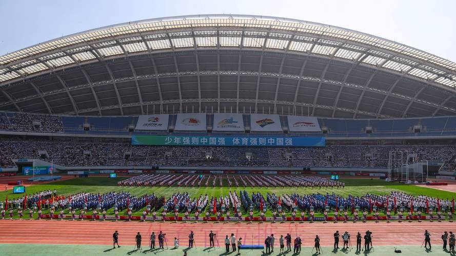 第一届全国青少年田径运动会开展爱国主义教育活动 第一届全国青少年田径运动会开展爱国主义教育活动